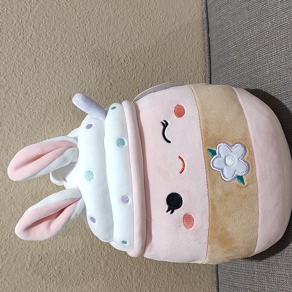 Suey Squish mallow. Brand new.